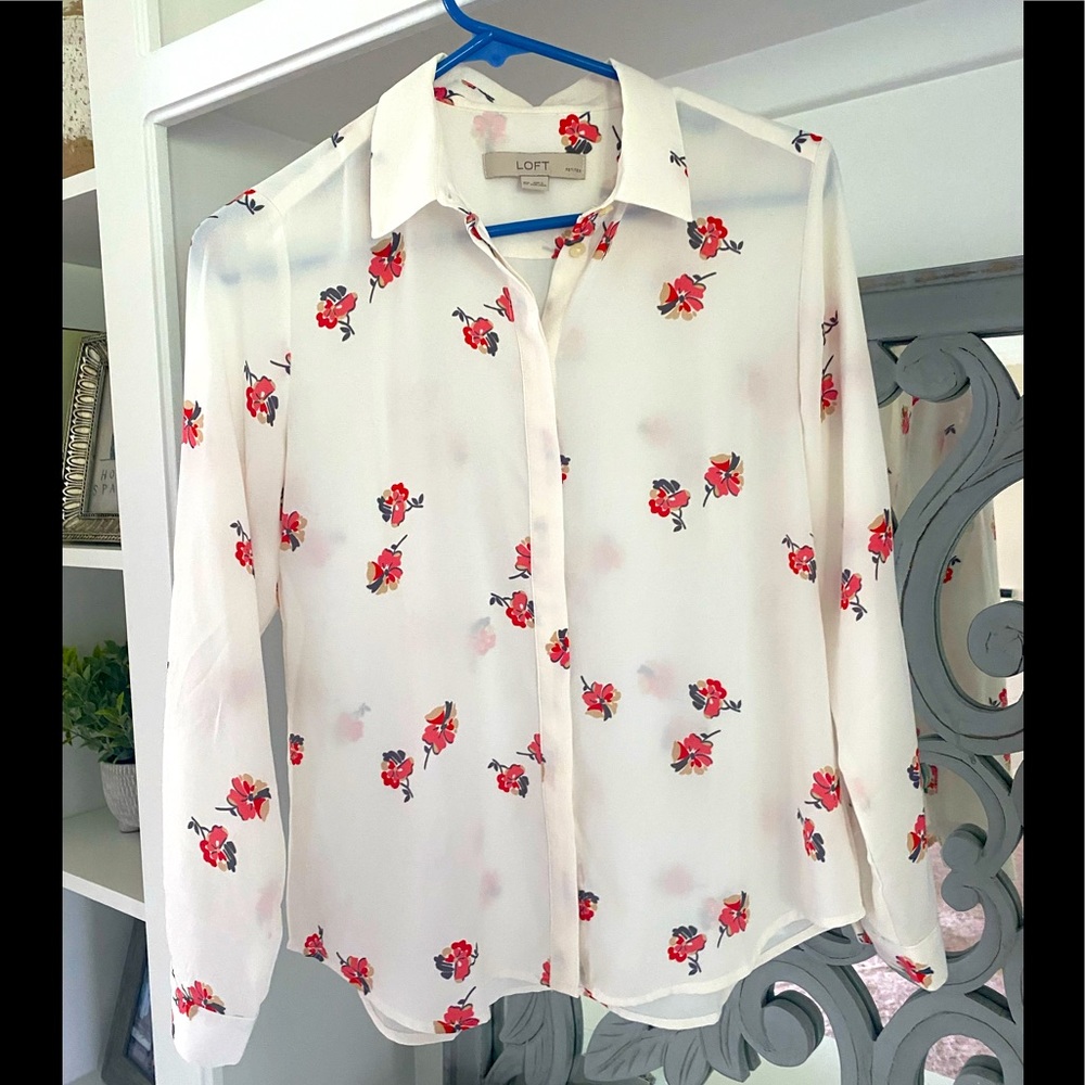 Beautiful Loft blouse in perfect condition size PXS